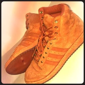 Tan/Gold Adidas